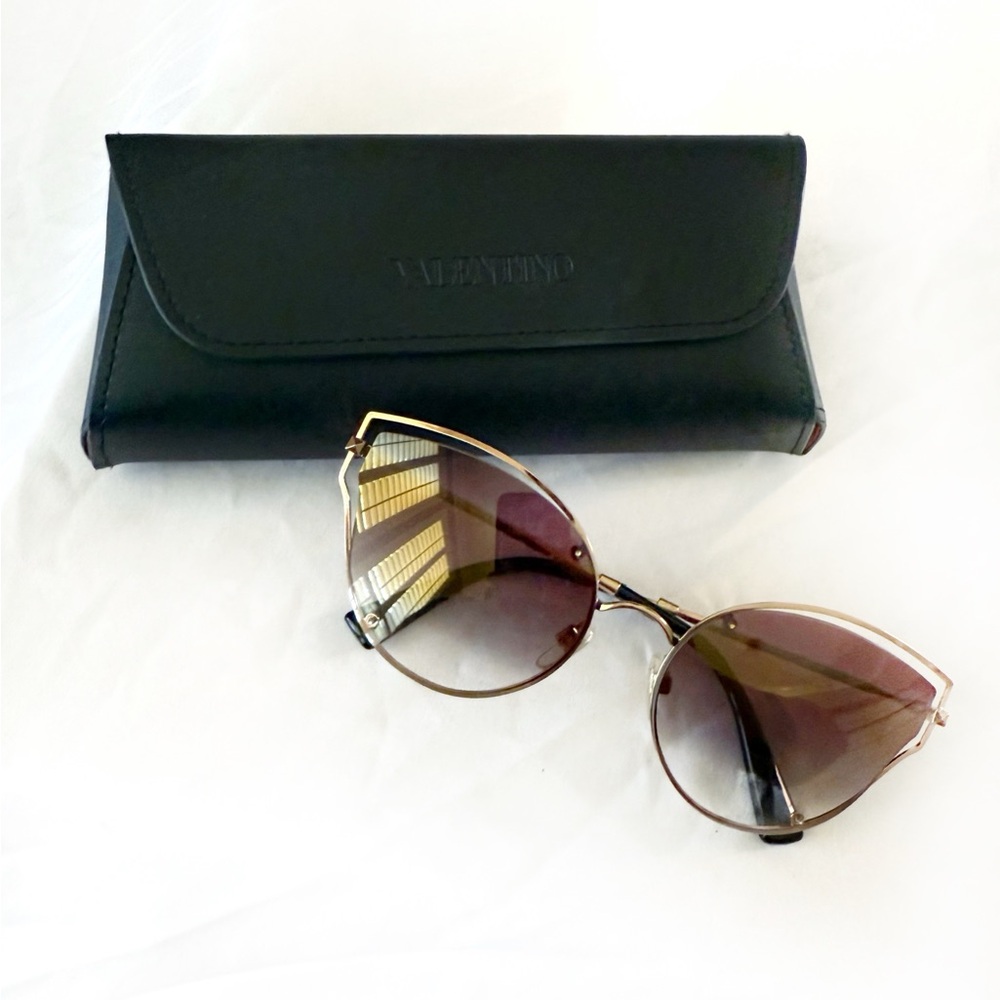 Valentino VA2015 Cat Eye Sunglasses Rose Gold Tone Metal